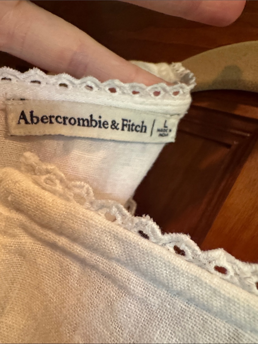 Abercrombie & Fitch White Eyelet Sleeveless top - Picture 4 of 4